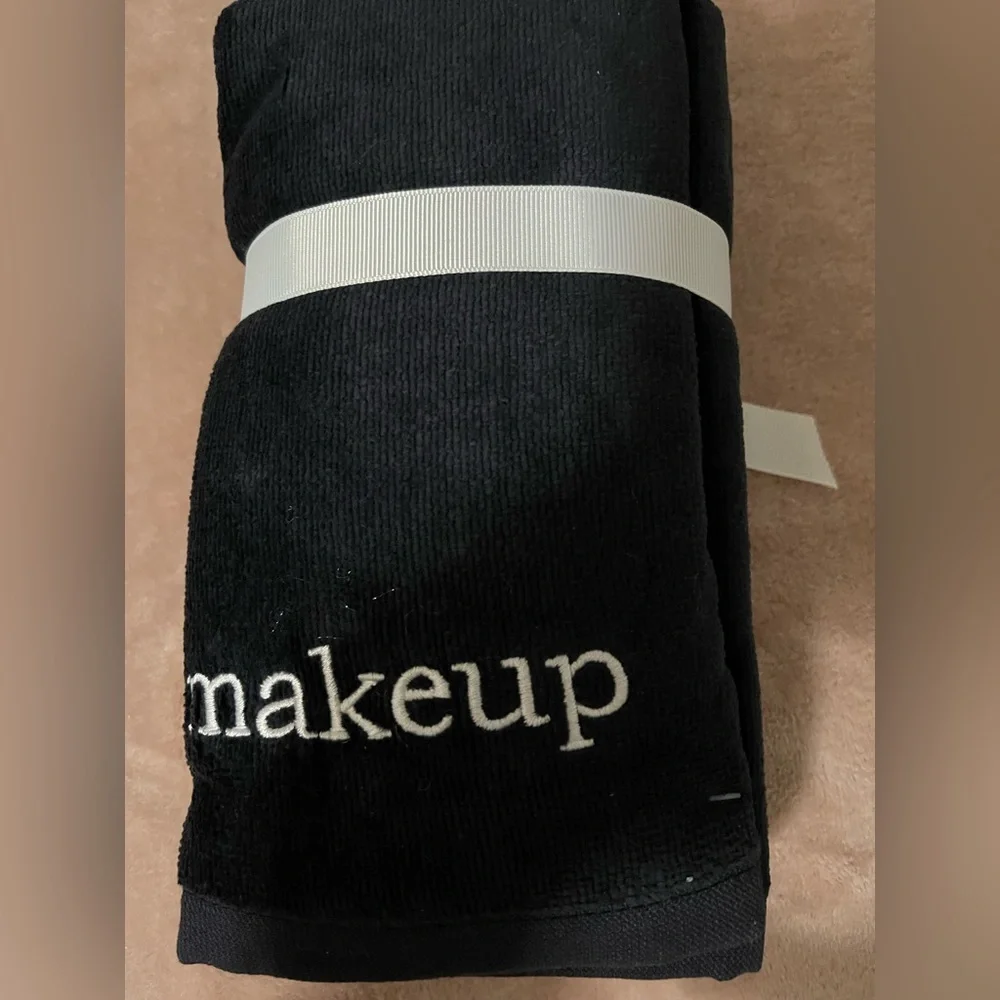 NWT “CYNTHIA ROWLEY” Black Embroidered Makeup Towels Set of 4